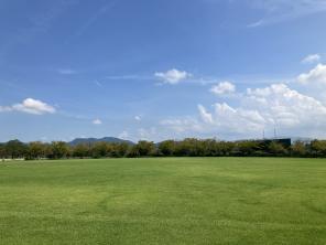 稲築山野運動公園内野球場